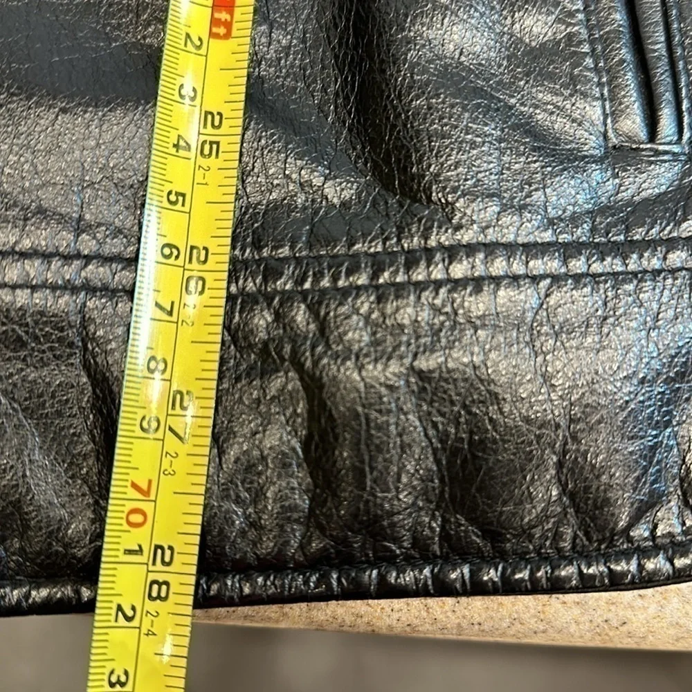 Colebrook & Co. Black Leather jacket Size 1X with front buttons and pockets